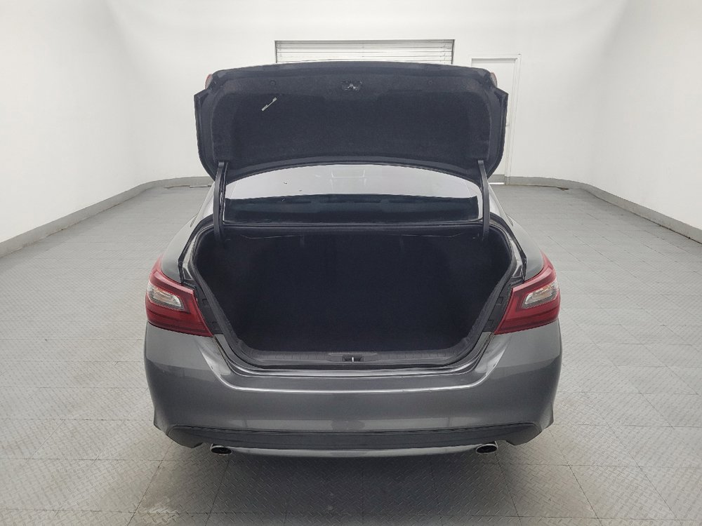 Used 2018 Nissan Altima 2.5 SR w/ SR Midnight Edition FWD image 29