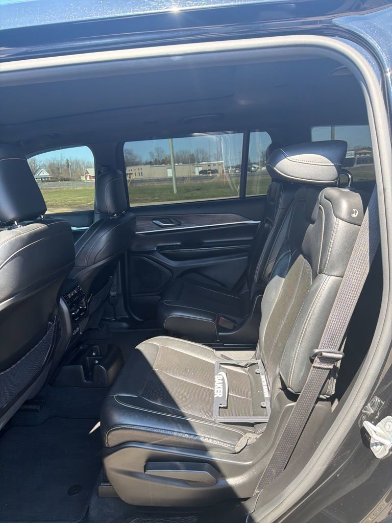 Used 2024 Jeep Grand Cherokee L Limited w/ Luxury Tech Group II AWD/4WD image 19