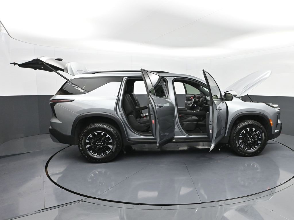 Used 2025 Chevrolet Traverse Z71 w/ Driver Confidence Package image 52