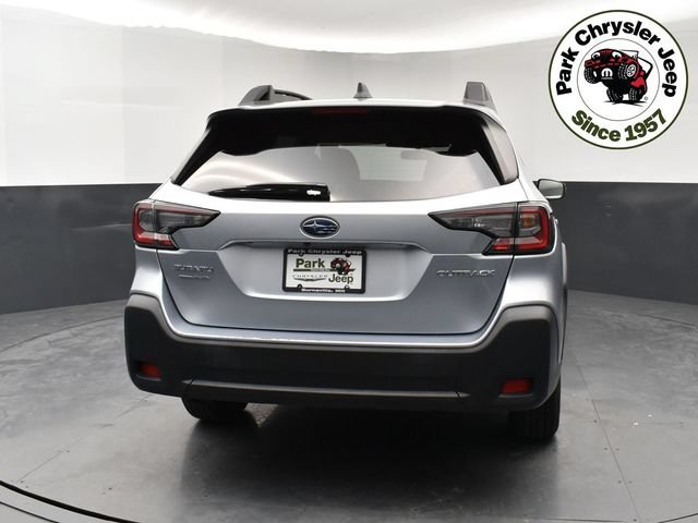 Used 2023 Subaru Outback Premium AWD/4WD image 5