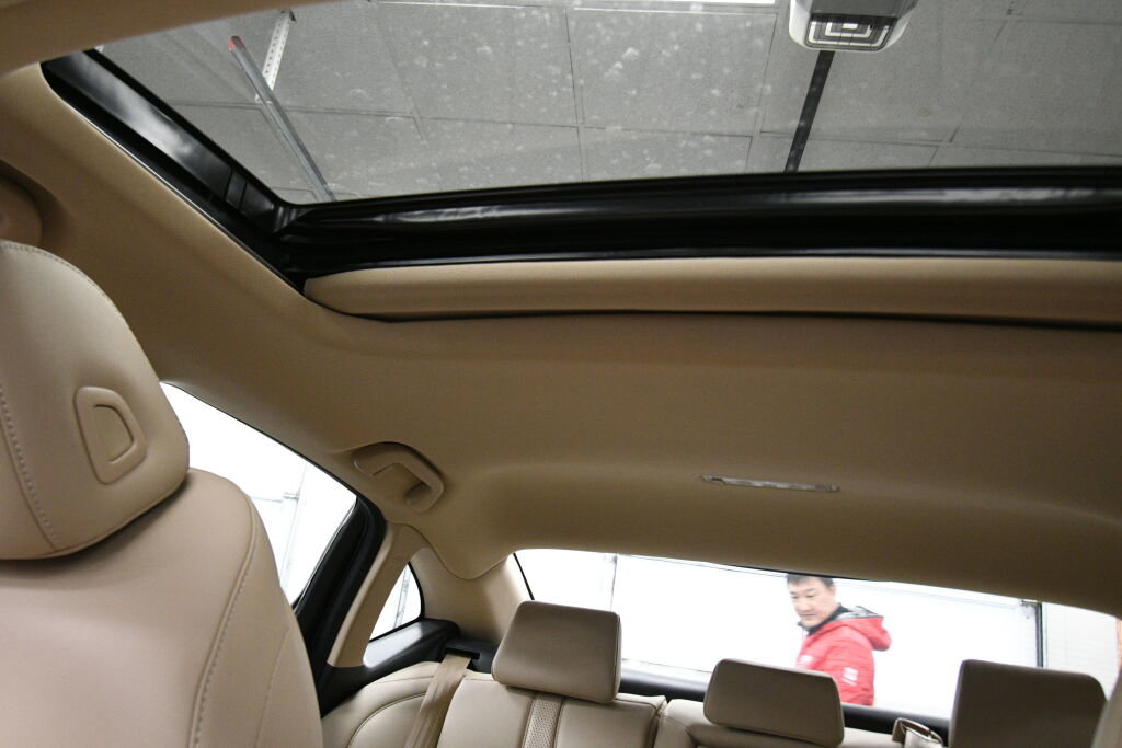 Used 2024 Acura TLX w/ Technology Package image 19