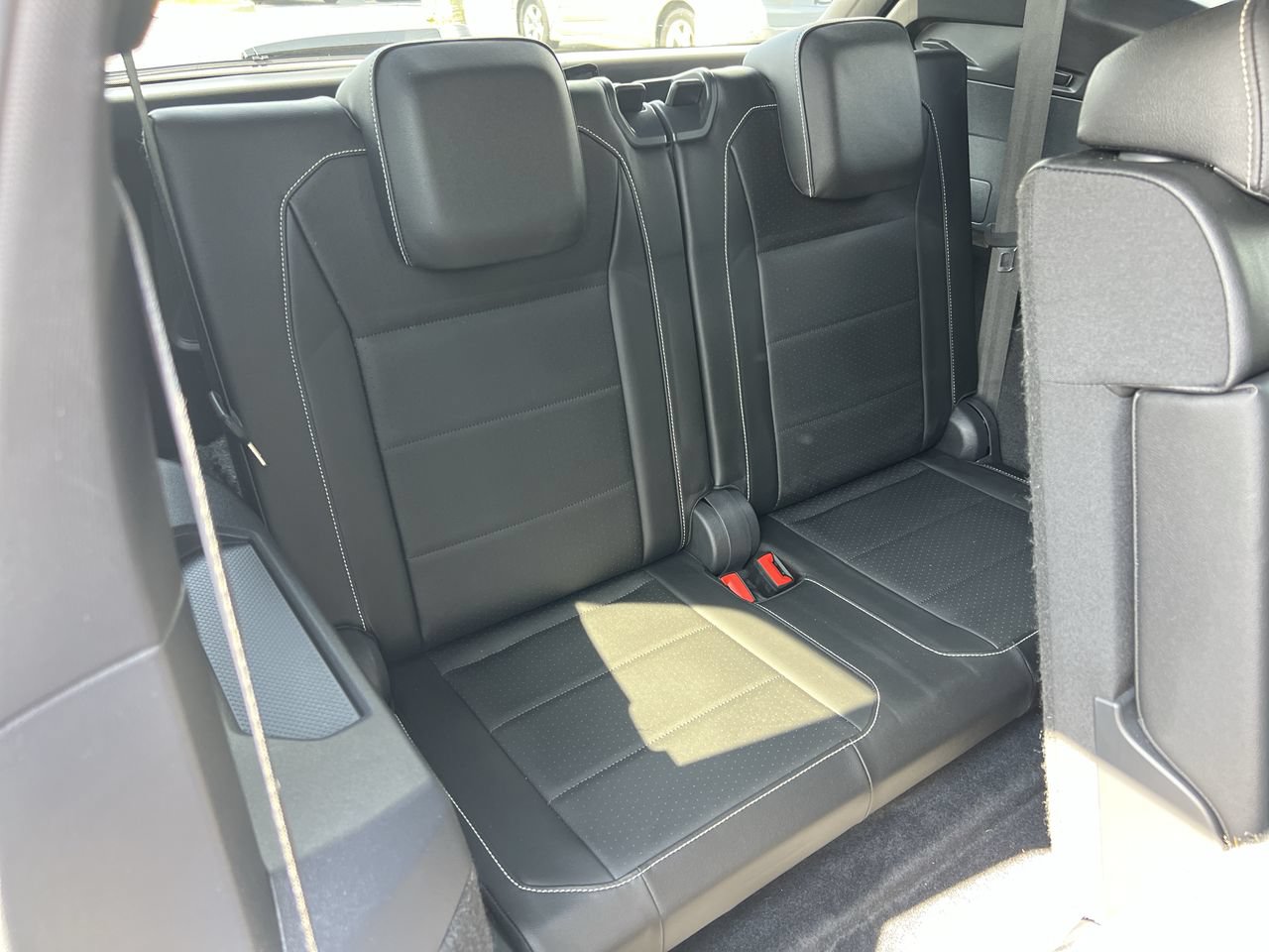Used 2021 Volkswagen Tiguan SE R-Line FWD image 34