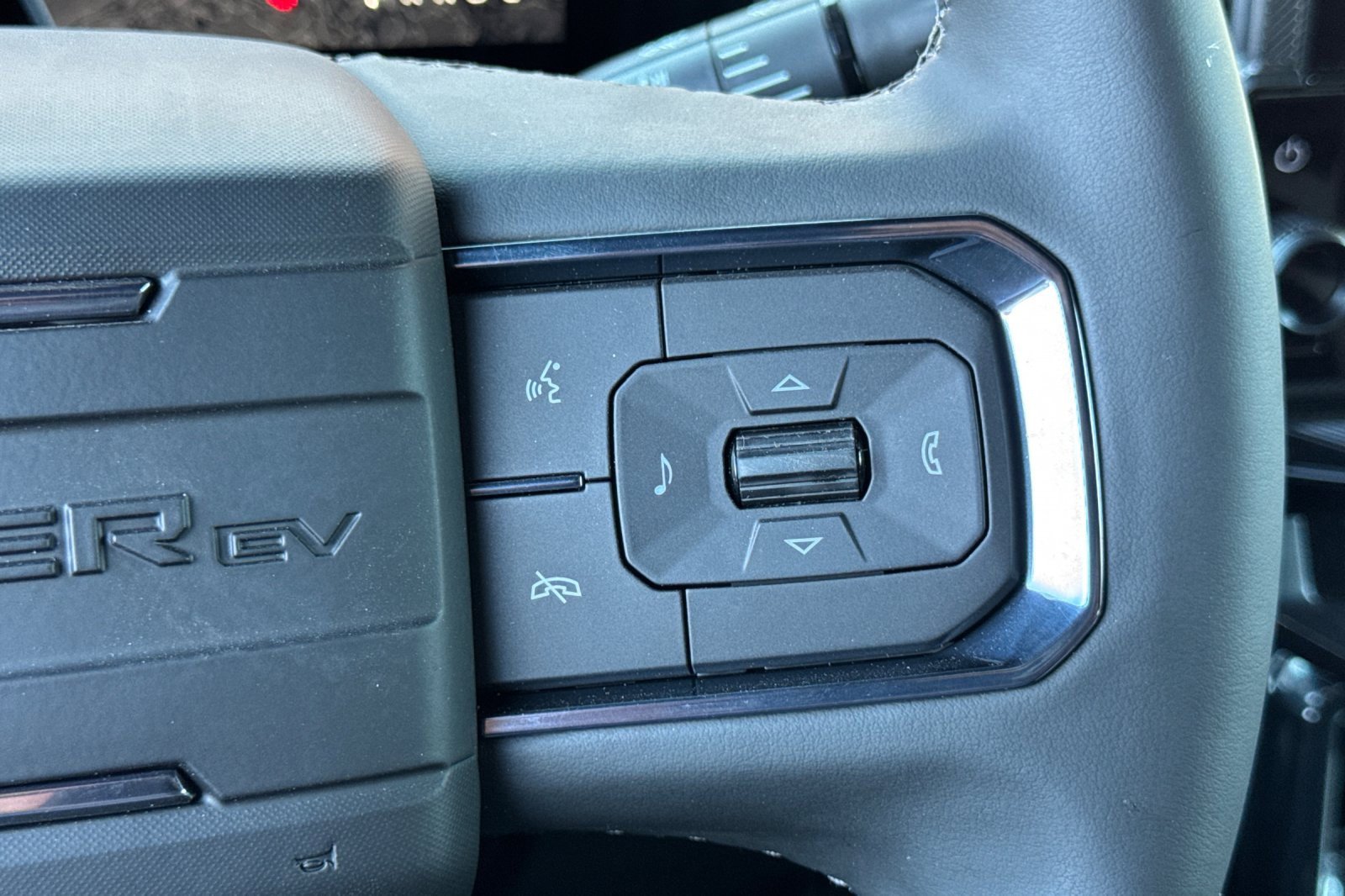 New 2026 GMC Hummer EV SUV w/ LPO, Sport Package image 28