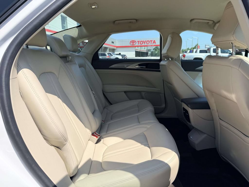 Used 2020 Lincoln MKZ w/ Convenience Package FWD image 14