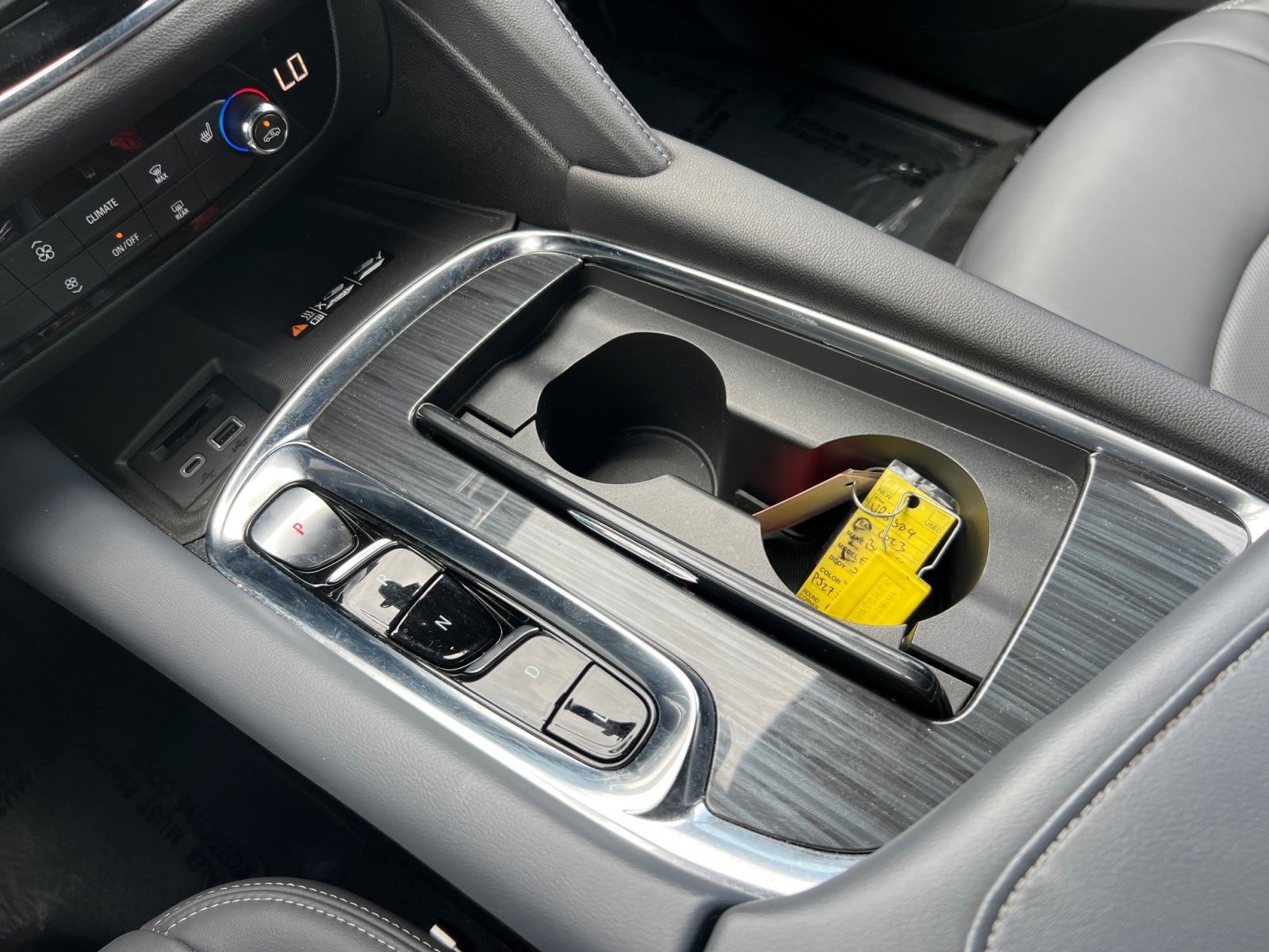 Used 2023 Buick Enclave Essence image 20