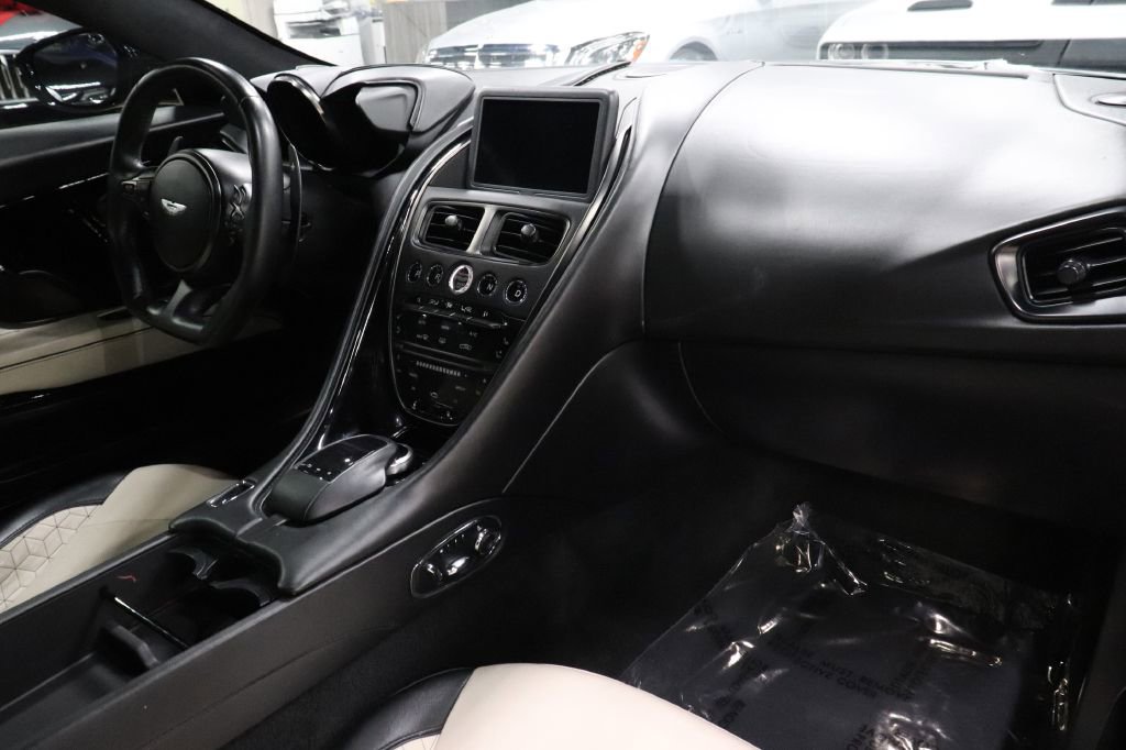 Used 2019 Aston Martin DBS Superleggera image 22