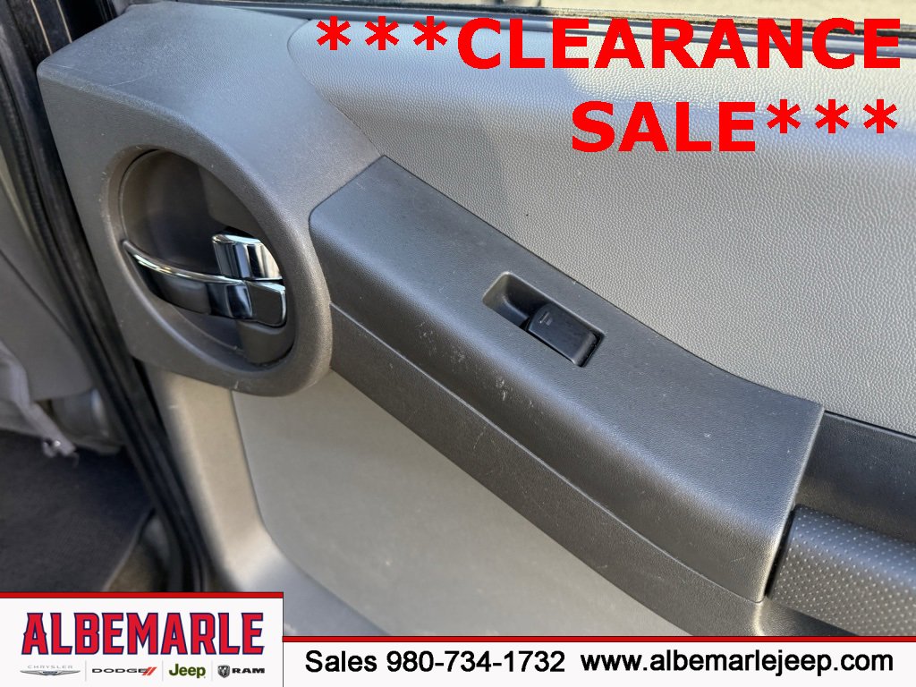 Used 2015 Nissan Xterra S image 31