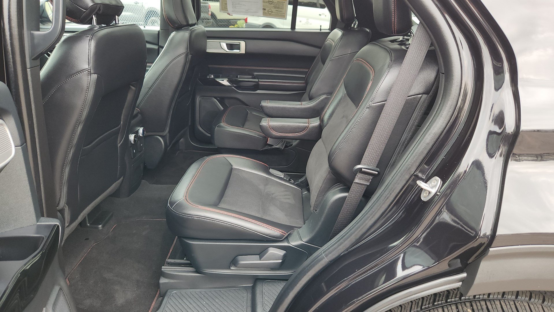 Certified 2023 Ford Explorer ST-Line w/ Class IV Trailer Tow Package AWD/4WD image 21