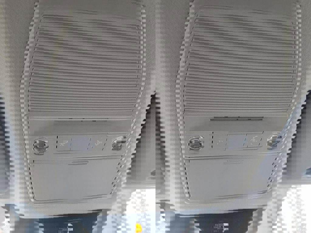 Certified 2025 Nissan Kicks SR w/ Illumination Package image 32