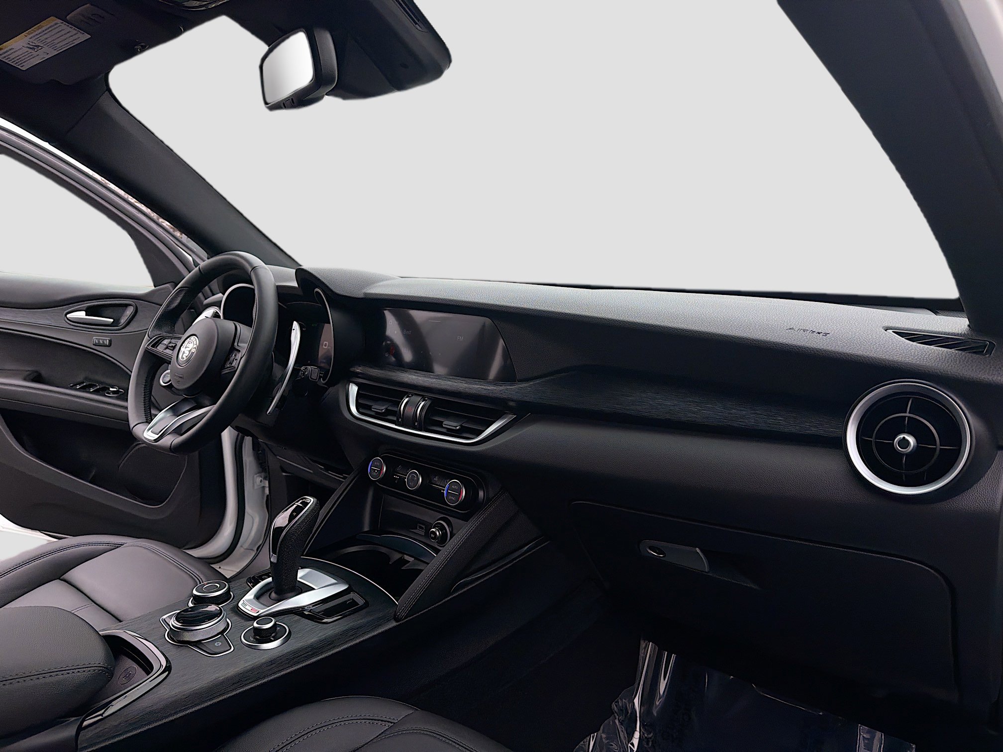 Used 2024 Alfa Romeo Stelvio Sprint image 5