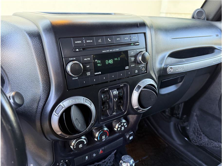 Used 2014 Jeep Wrangler Unlimited Sport w/ Quick Order Package 24S AWD/4WD image 16