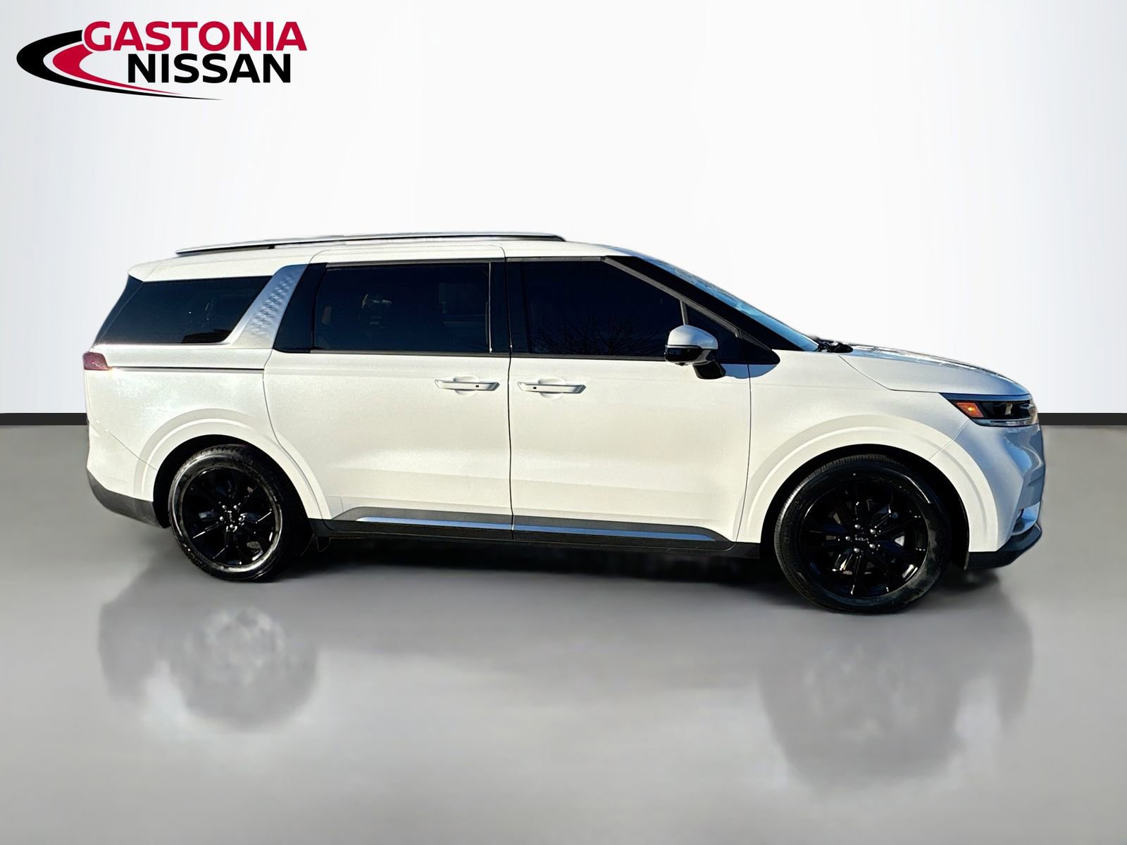 Used 2023 Kia Carnival SX image 10