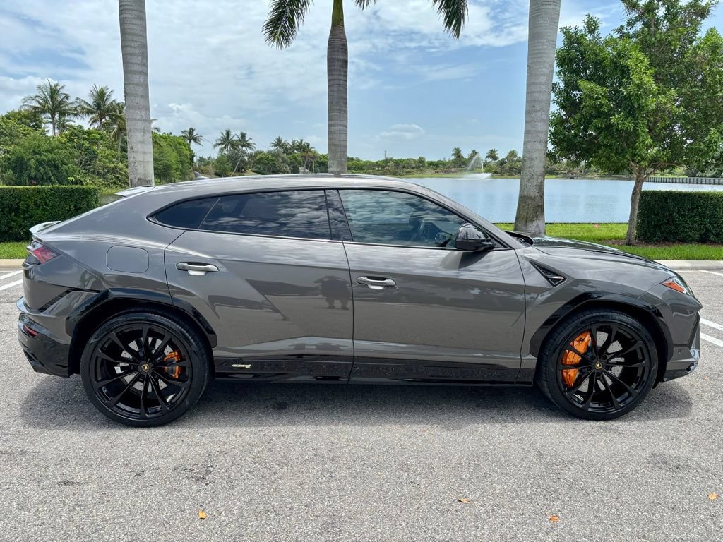 Used 2024 Lamborghini Urus S AWD/4WD image 5