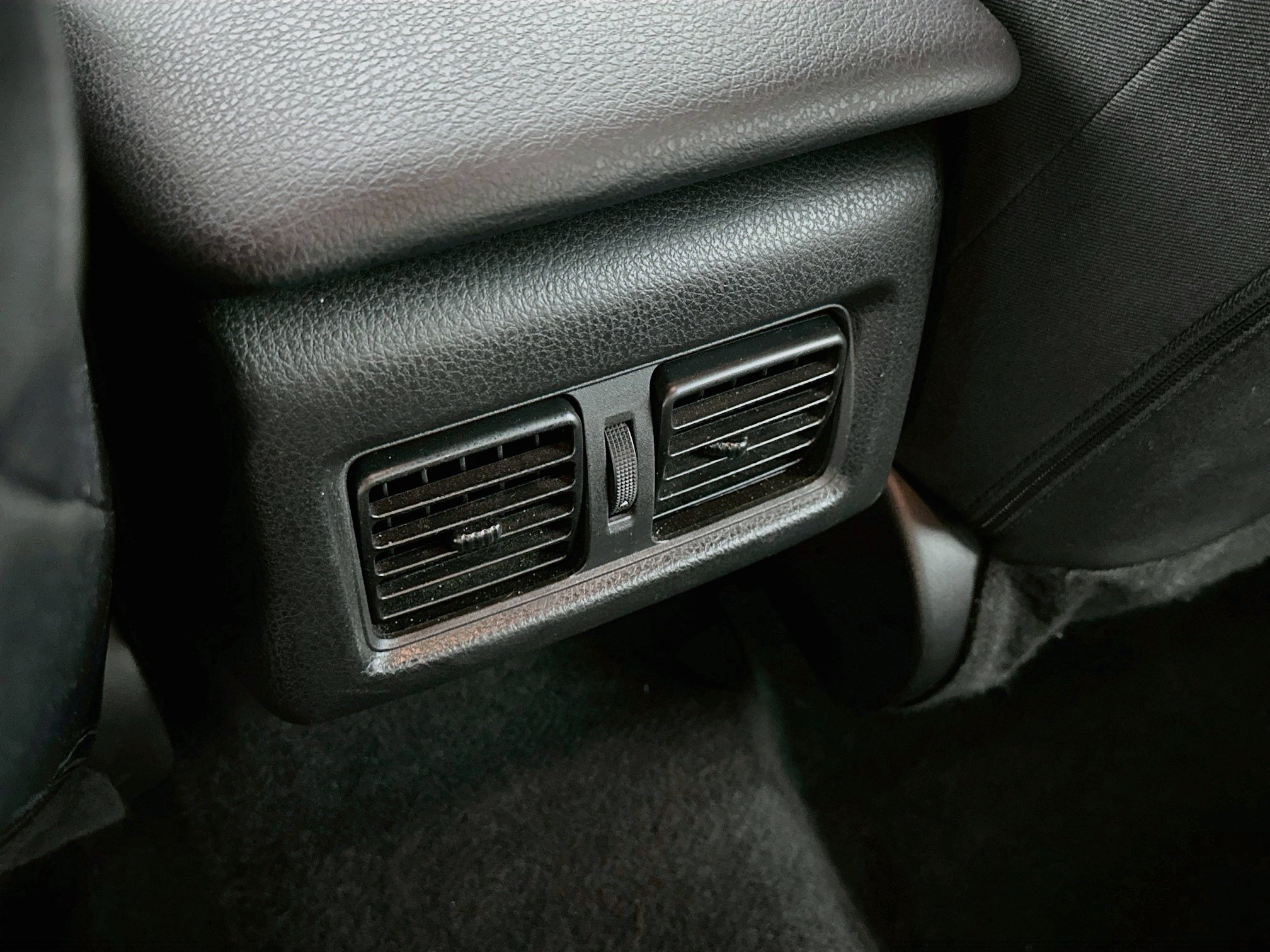 Used 2025 Toyota Camry LE FWD image 27