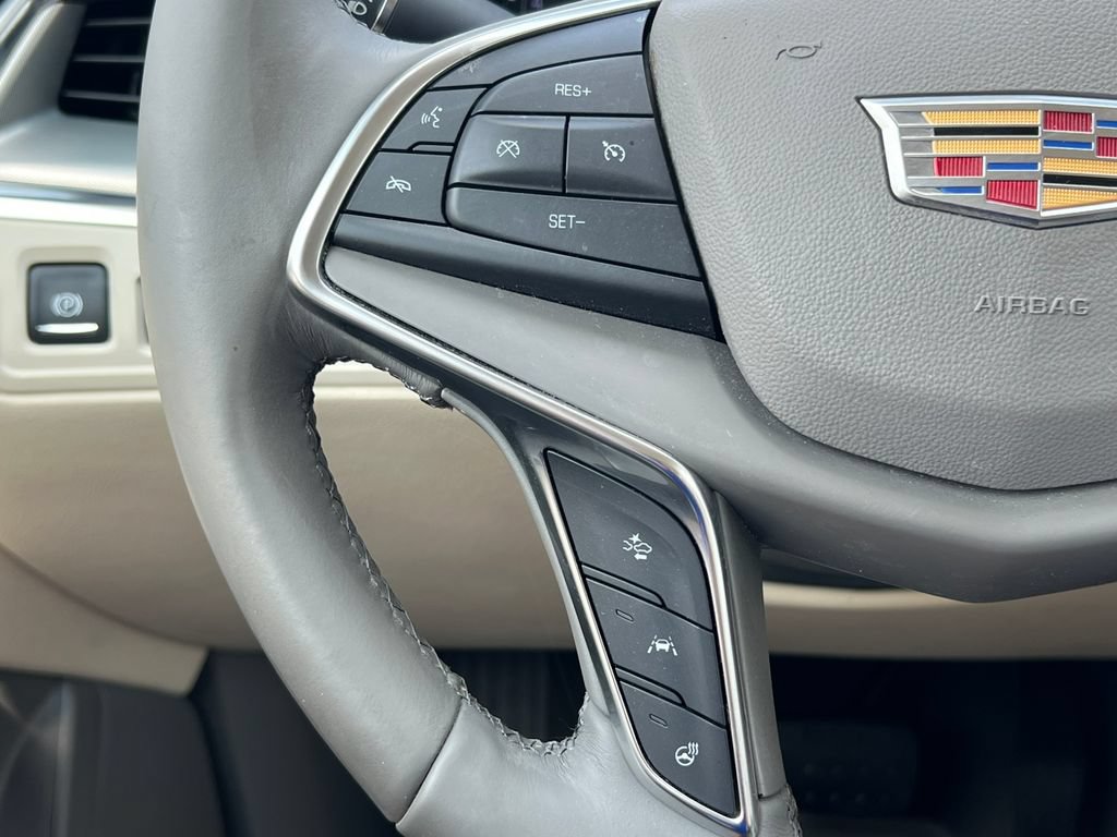 Used 2018 Cadillac XT5 Luxury w/ Driver Awareness Package AWD/4WD image 24