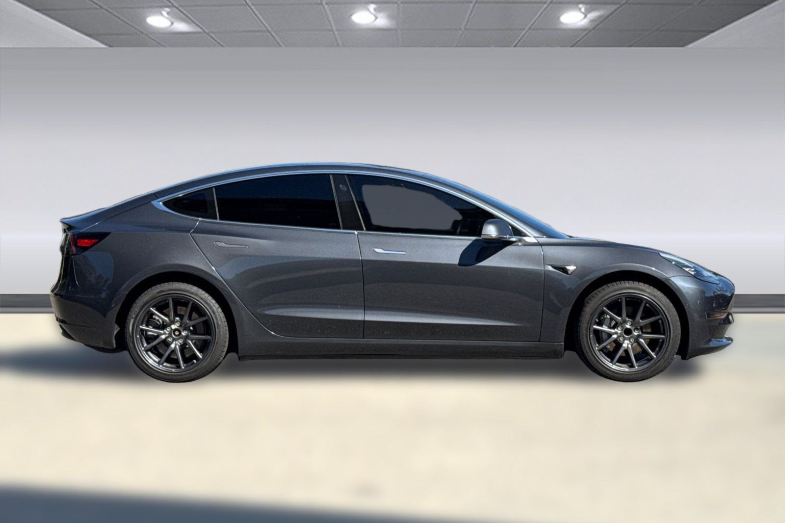 Used 2018 Tesla Model 3 Long Range RWD image 8