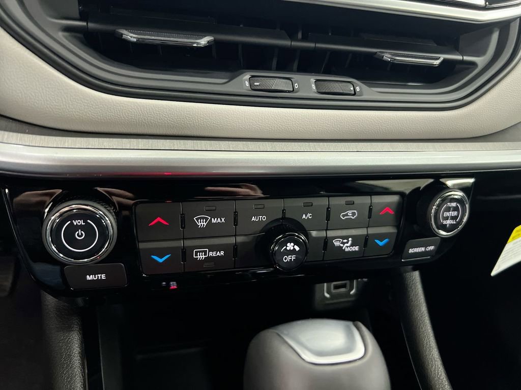 New 2026 Jeep Compass Limited image 16