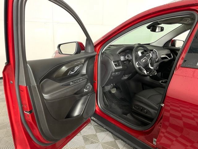 Used 2024 GMC Terrain SLT image 29