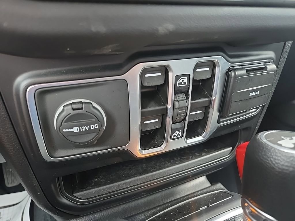 Used 2024 Jeep Wrangler Sahara w/ Technology Group image 60