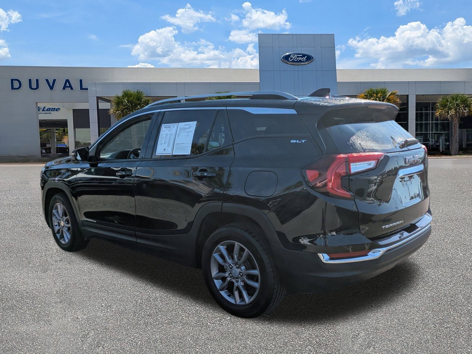 Used 2023 GMC Terrain SLT image 5