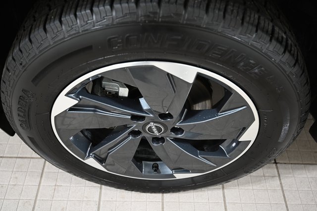 Used 2024 Nissan Rogue SV image 17