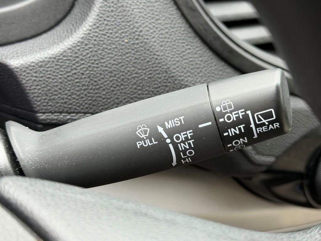 Used 2015 Honda CR-V LX image 32