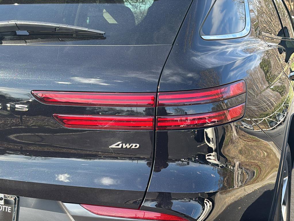 Used 2026 Genesis GV70 2.5T Select image 13