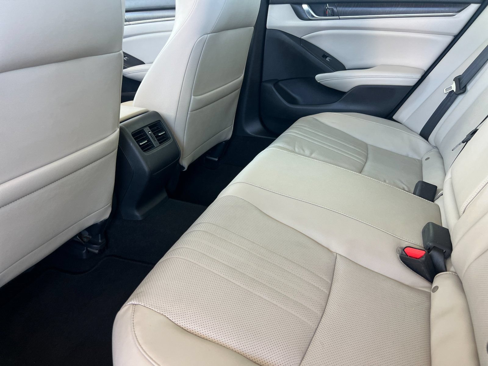 Used 2019 Honda Accord EX-L image 12
