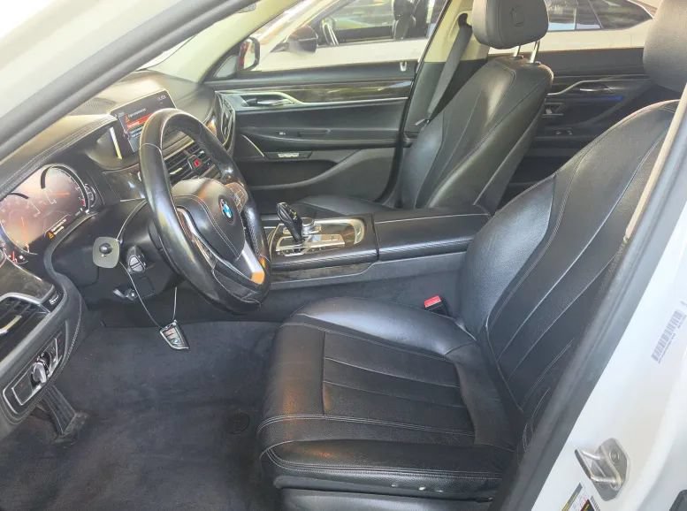 Used 2017 BMW 740i xDrive AWD/4WD image 3