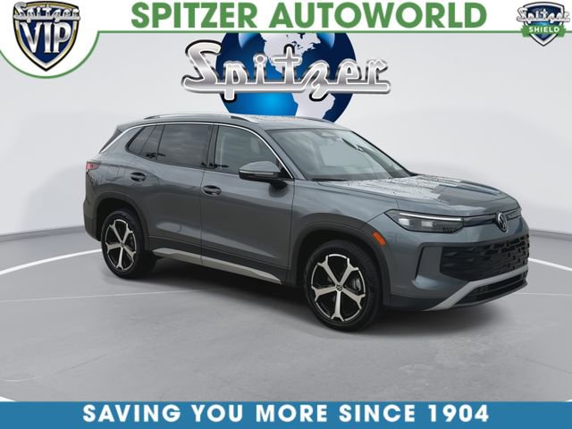 Used 2025 Volkswagen Tiguan SE w/ Panoramic Sunroof Package AWD/4WD image 3