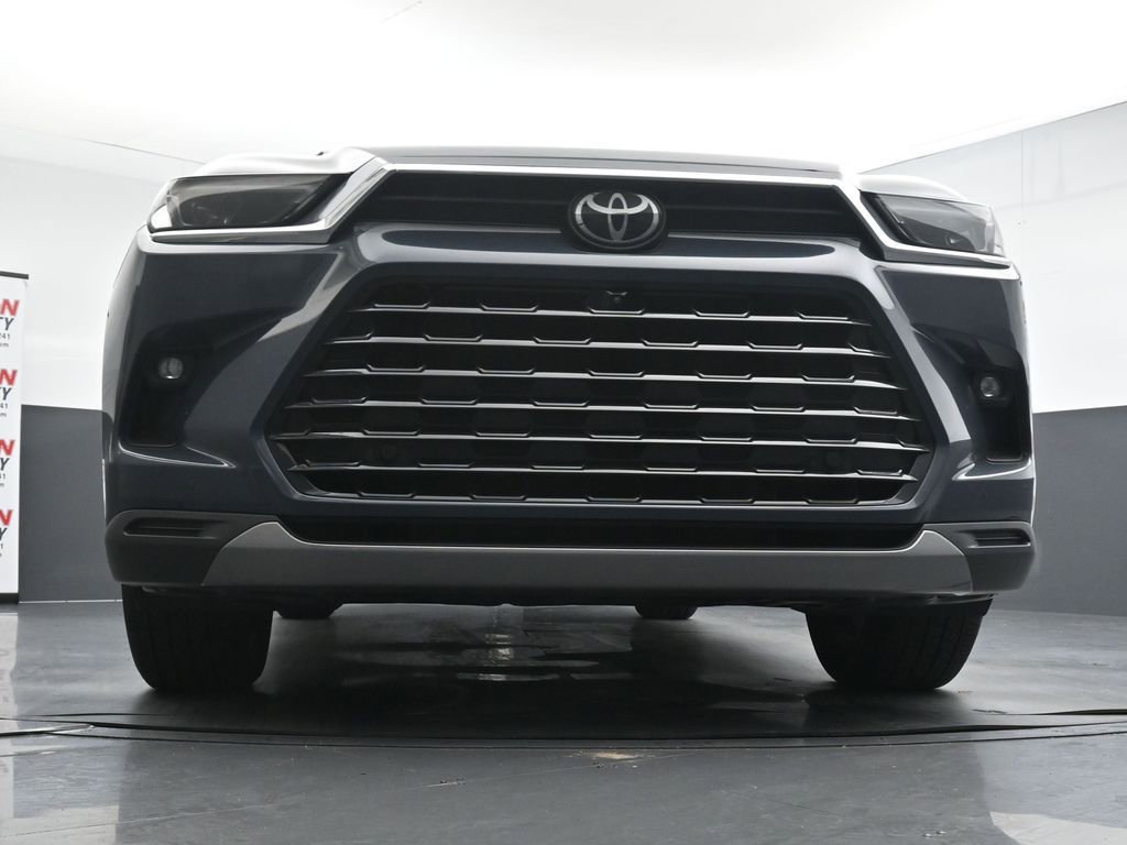 Used 2025 Toyota Grand Highlander AWD image 30