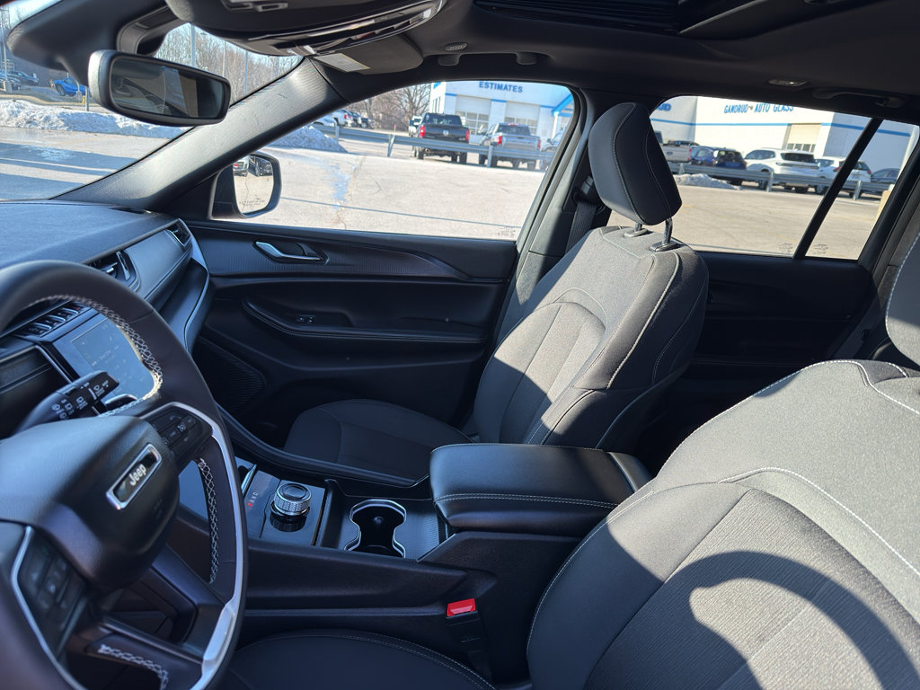 Used 2024 Jeep Grand Cherokee Laredo X w/ Luxury Tech Group I image 26