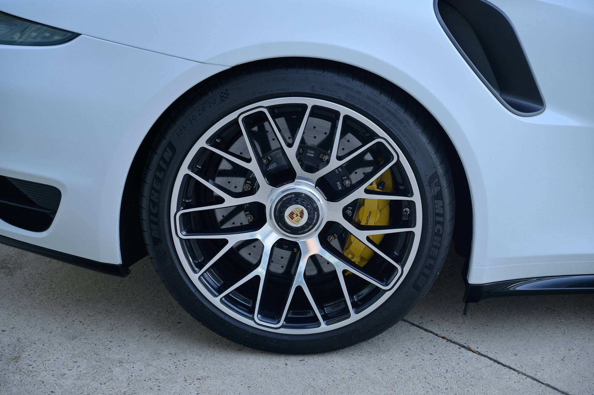 Used 2015 Porsche 911 Turbo S image 11