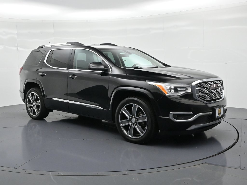 Used 2017 GMC Acadia Denali w/ Technology Package AWD/4WD image 4