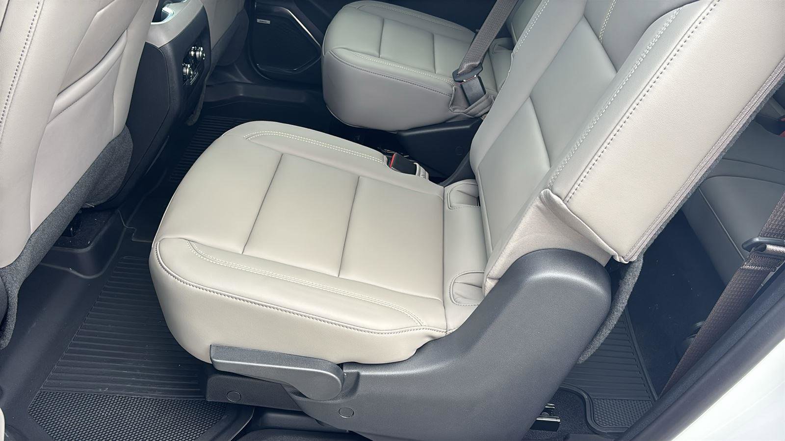 New 2026 GMC Acadia Elevation w/ Elevation Premium Package FWD image 15