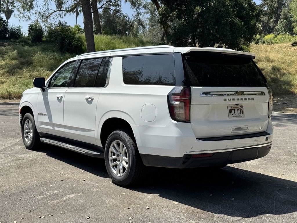 Used 2021 Chevrolet Suburban LT RWD image 4