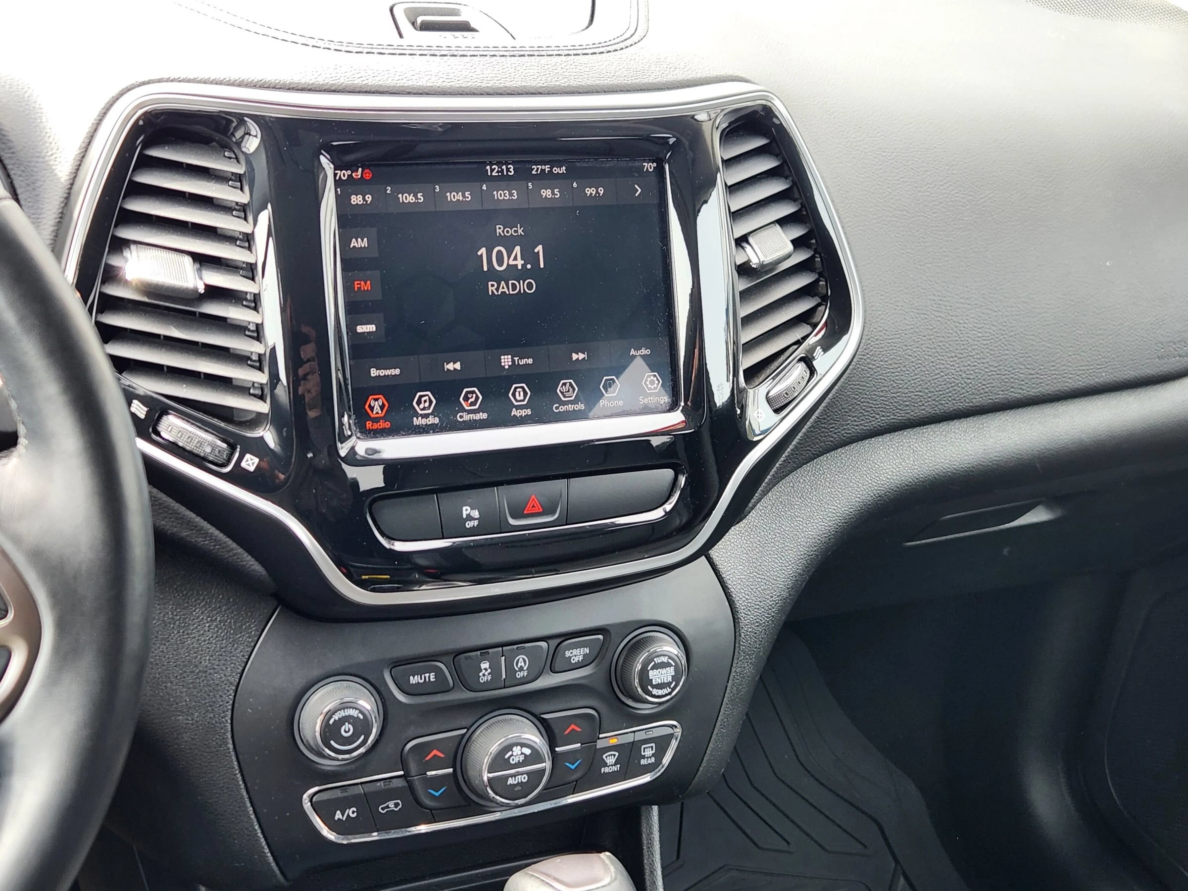Used 2019 Jeep Cherokee Limited AWD/4WD image 34