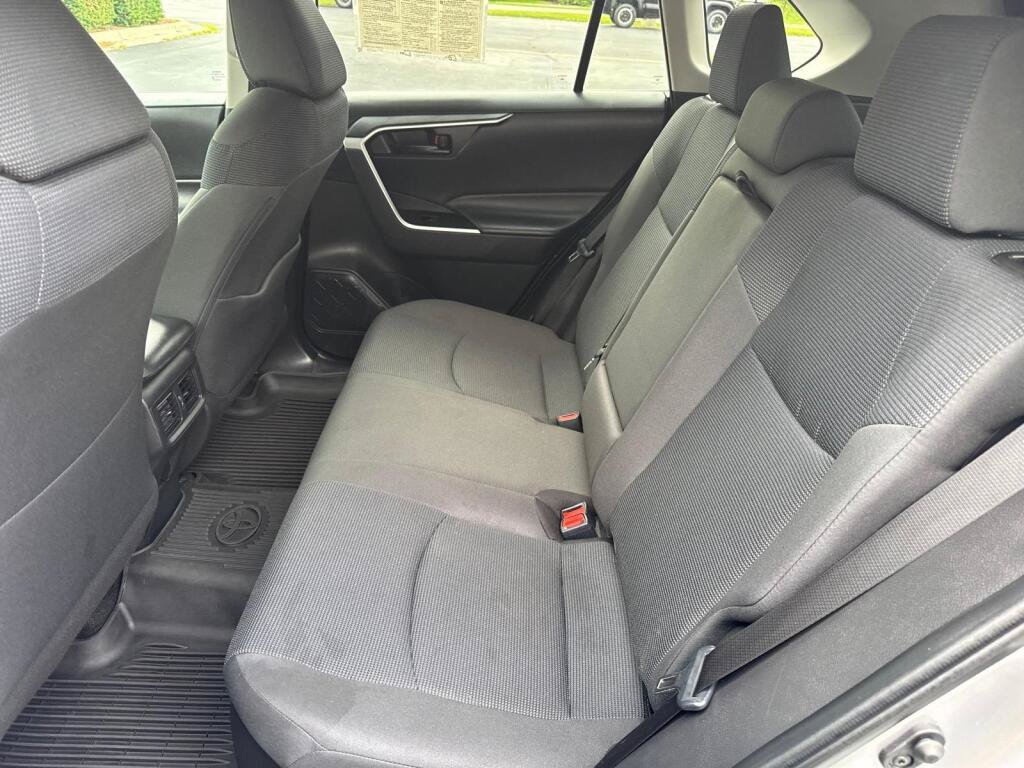 Certified 2024 Toyota RAV4 LE AWD/4WD image 6