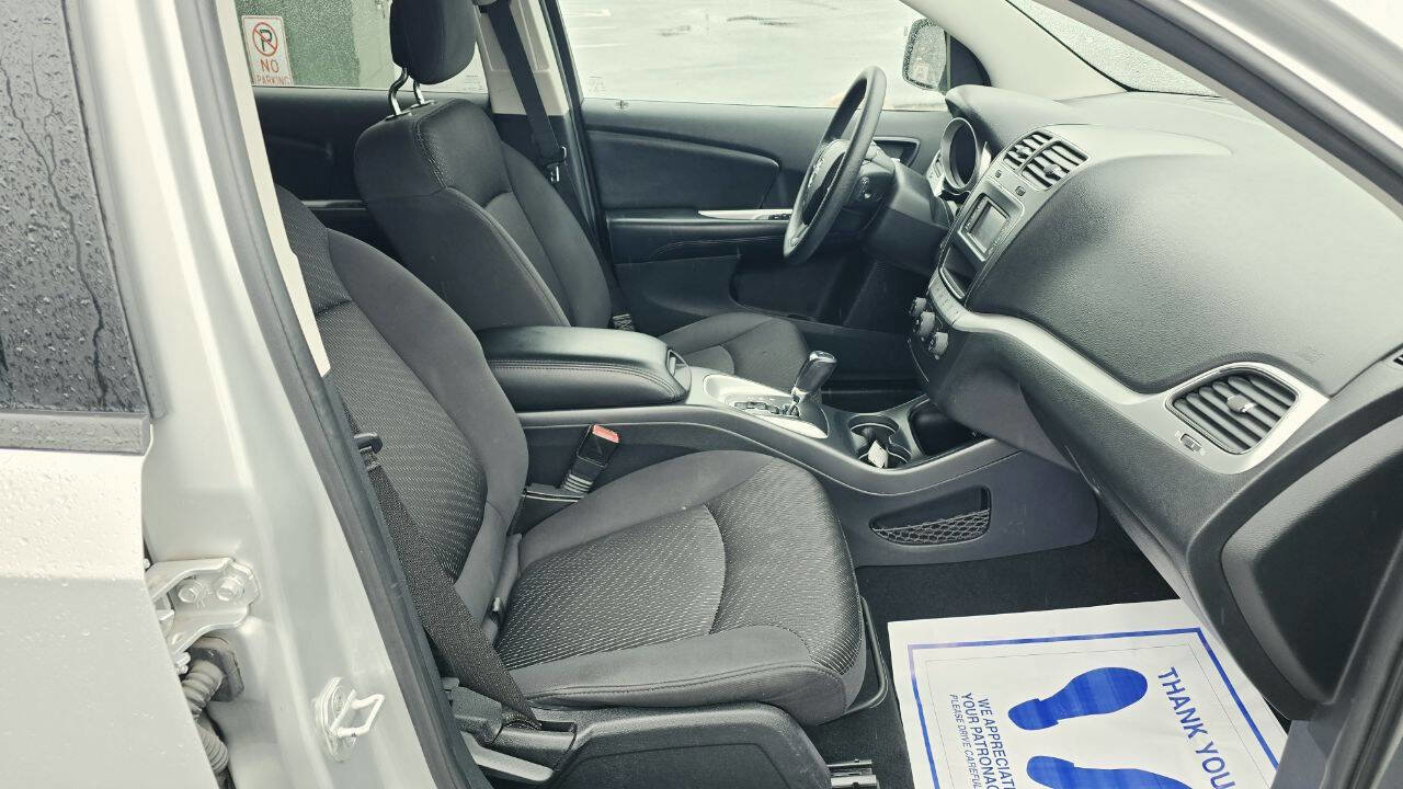 Used 2012 Dodge Journey SXT w/ Popular Equipment Group FWD image 14