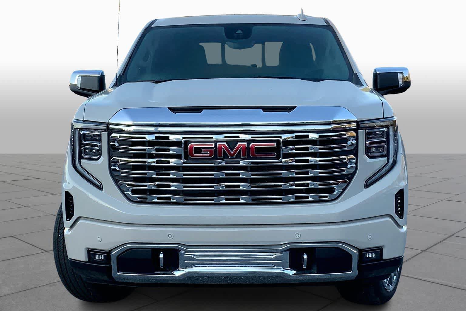 Used 2026 GMC Sierra 1500 Denali AWD/4WD image 3
