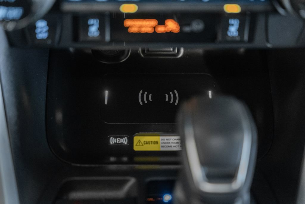 Used 2022 Toyota RAV4 SE w/ Convenience Package image 26