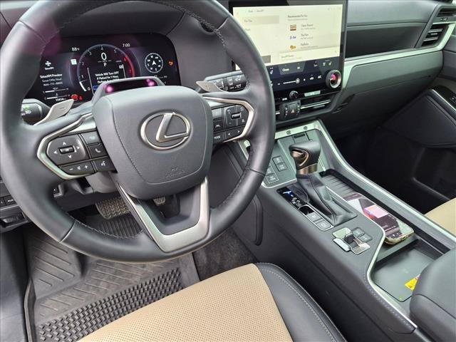 Used 2025 Lexus GX 550 AWD/4WD image 9