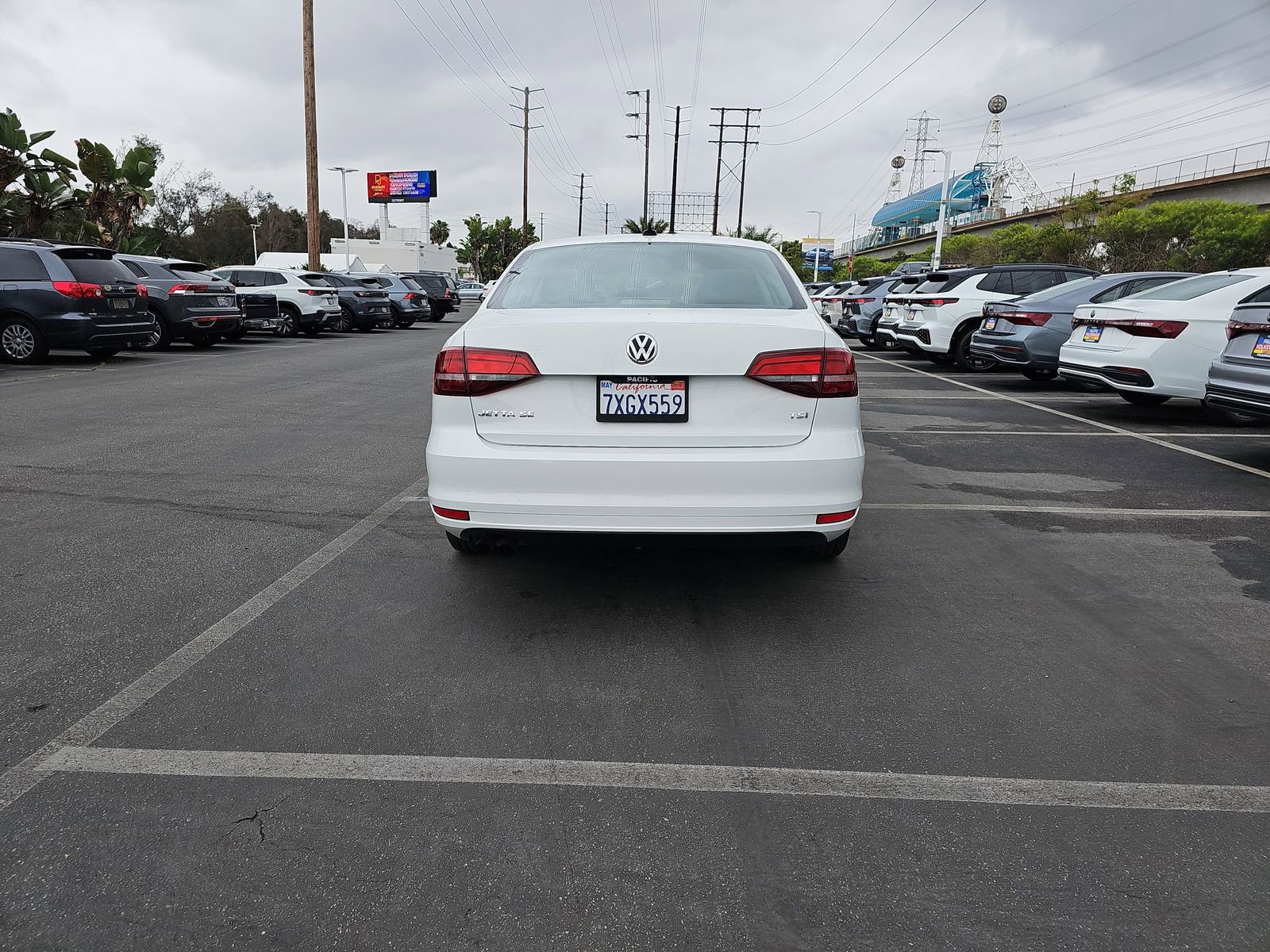 Used 2017 Volkswagen Jetta SE FWD image 6