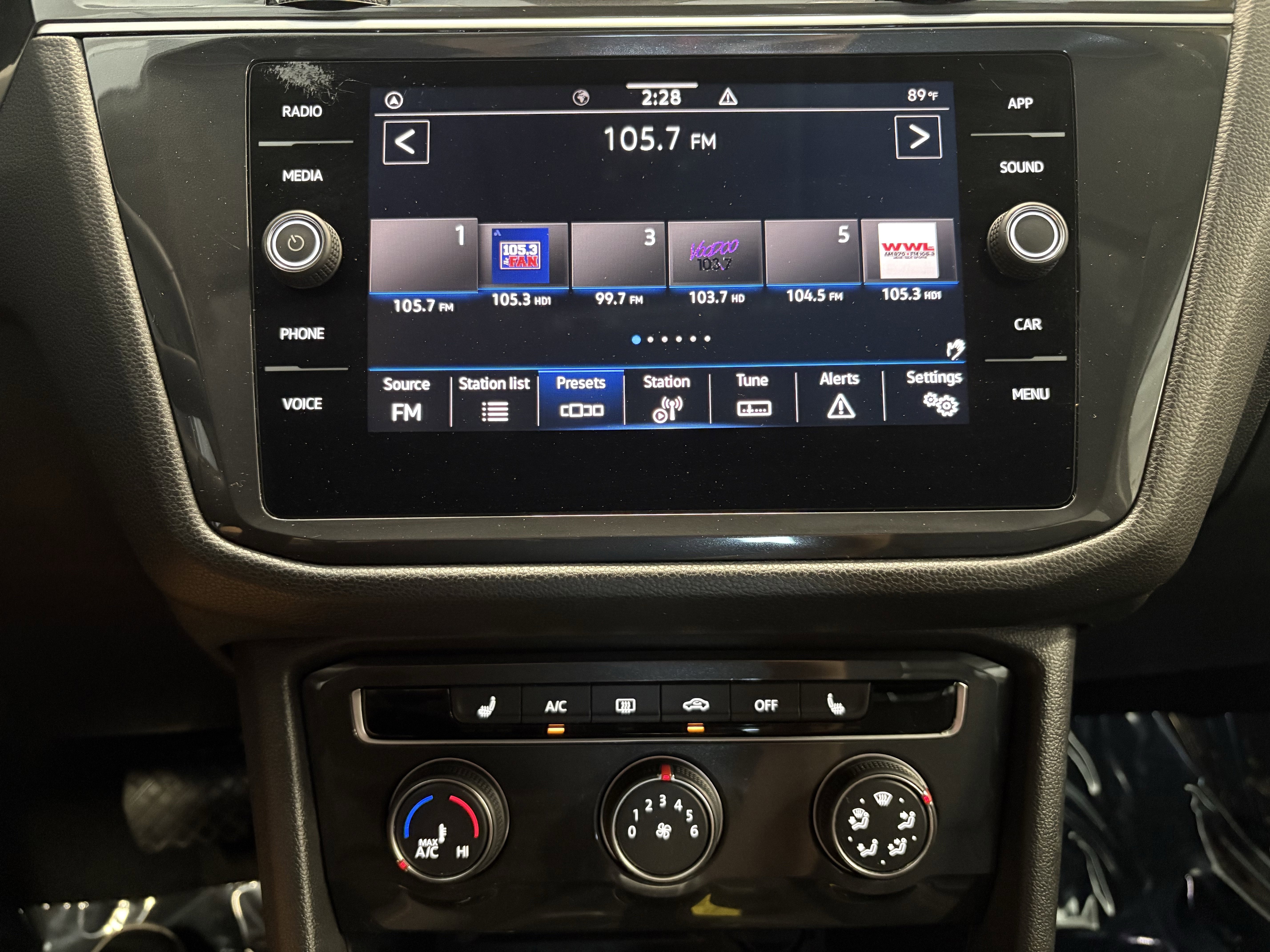 Used 2024 Volkswagen Tiguan Wolfsburg Edition FWD image 11