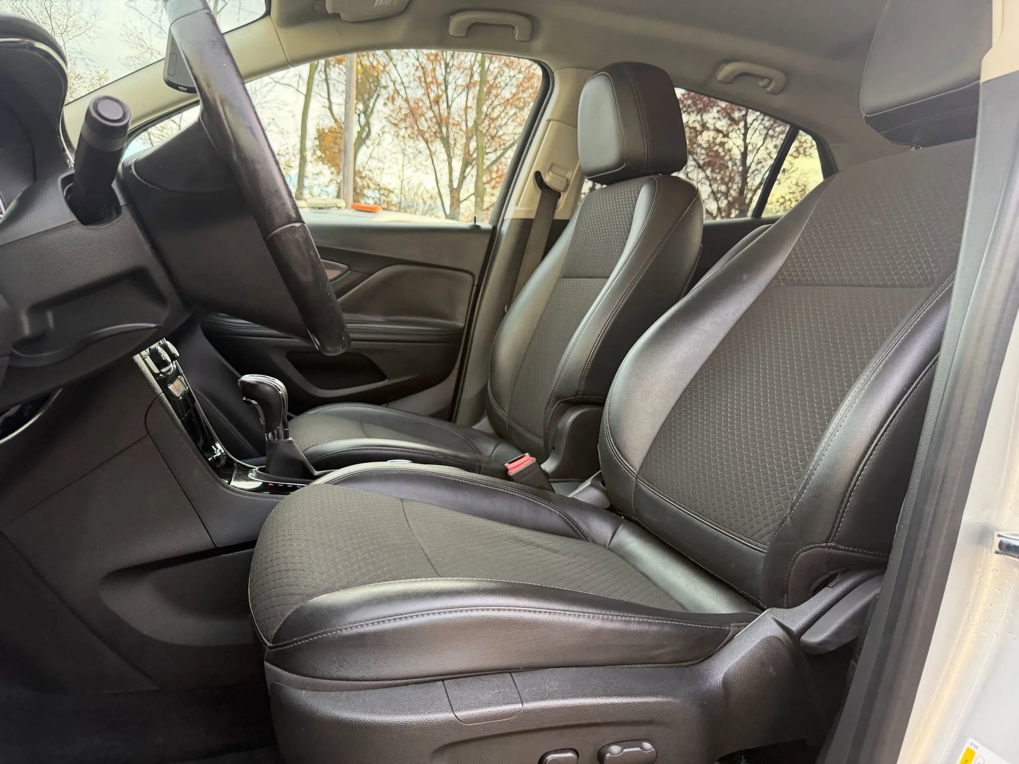 Used 2018 Buick Encore Preferred image 11