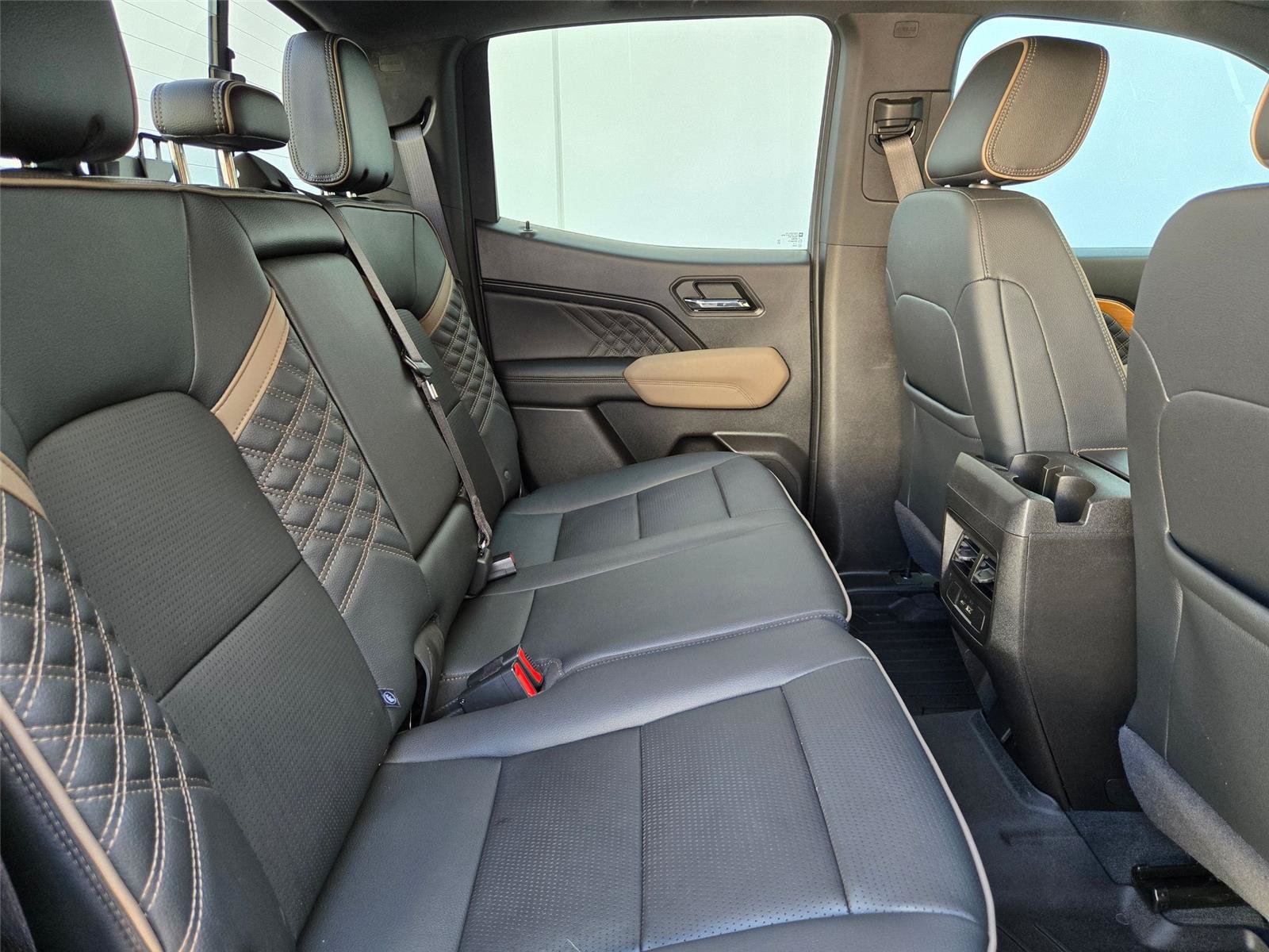 Used 2023 GMC Canyon Denali AWD/4WD image 32