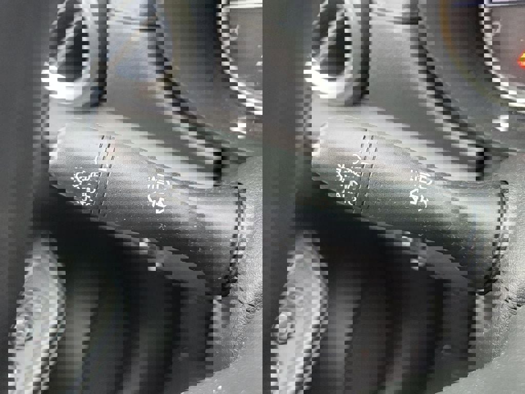 Certified 2025 Nissan Versa S w/ Trunk Package image 18