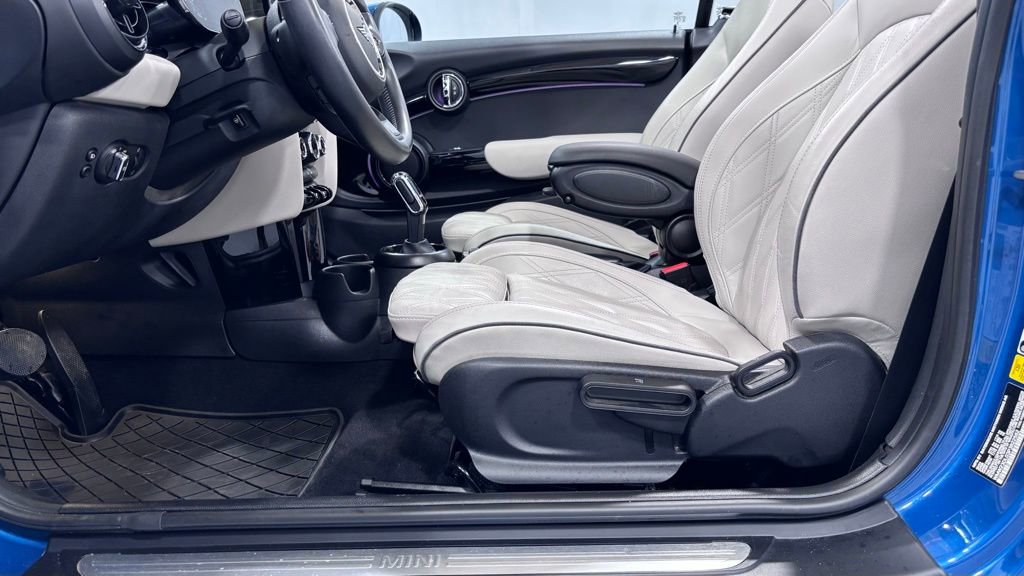 Used 2023 MINI Cooper Convertible w/ Signature Upholstery Package FWD image 11