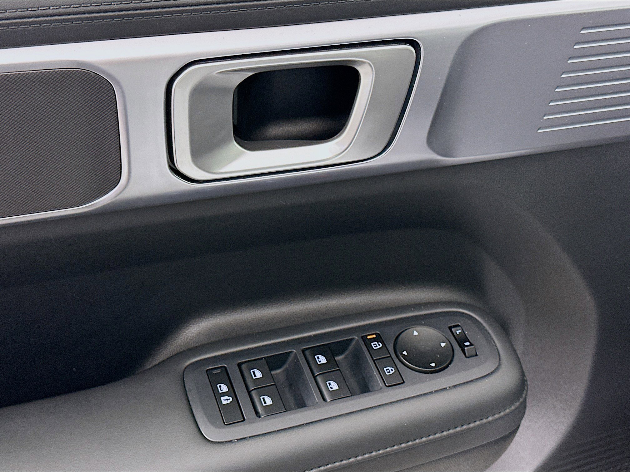 Used 2025 Hyundai Santa Fe SEL image 15