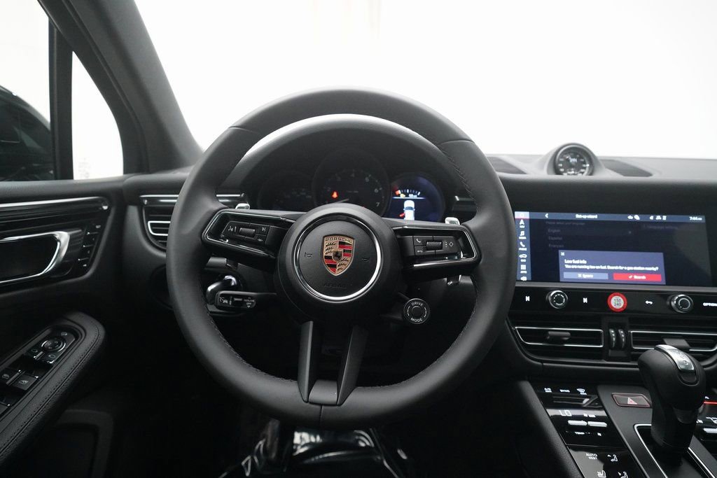 Certified 2026 Porsche Macan image 21